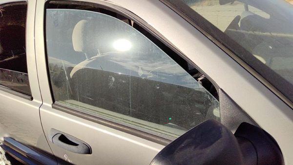 1999-2004 Jeep Grand Cherokee Passenger Right Front Side Window Door Glass Oem — photo 2