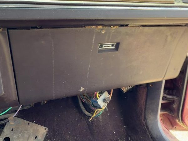 1986 Buick Park Ave Glove Box Assembly Complete Door With Latch Oem Red — photo 3