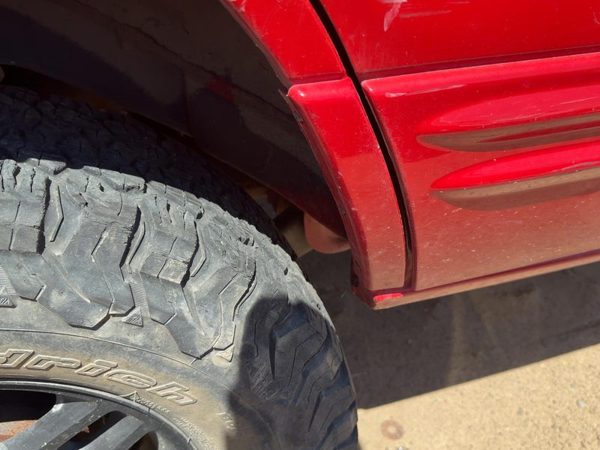 00 Grand Cherokee Passenger Right Rear Moulding On Quarter Panel Flame Red Pr4 — photo 3