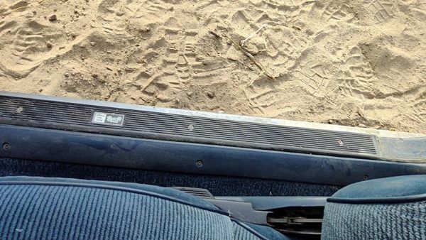 88-91 Olds Cutlass Calais Passenger Right Lower Kick Trim Panel Oem Blue 2 Door — photo 4