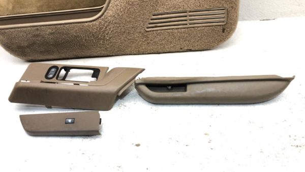 1992-1994 Chevy Suburban Passenger Right Front Door Trim Panel With Switches — photo 17