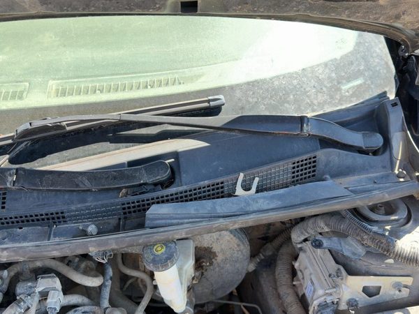 2014 Nissan Sentra Wiper Arm LH — photo 2