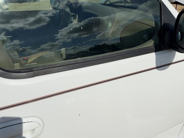 1999-2004 Ford F150 Passenger Right Front Moulding From Door Oem Xl3Z1520878Aaq — photo 1
