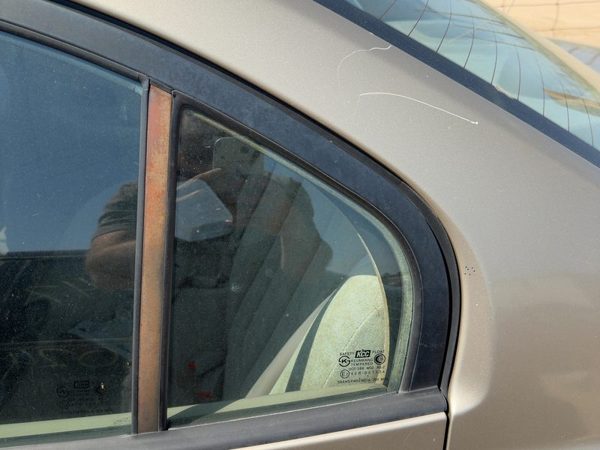 01-06 Elantra Driver Left Rear Vent Window Back Door Glass With Frame Oem — photo 2