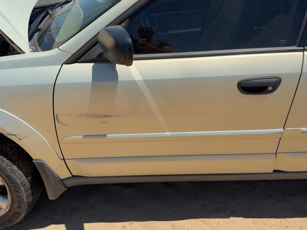2006 Subaru Legacy Front Door LH Gold 9J — photo 2