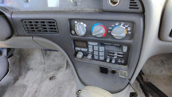 1992-1996 Pontiac Bonneville Trim Bezel Around Radio Surround Dash Panel Oem — photo 2