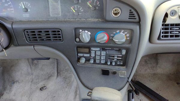 1992-1996 Pontiac Bonneville Trim Bezel Around Radio Surround Dash Panel Oem — photo 1