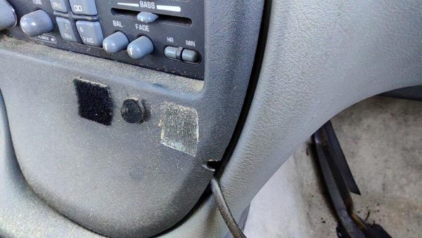 1992-1996 Pontiac Bonneville Trim Bezel Around Radio Surround Dash Panel Oem — photo 3