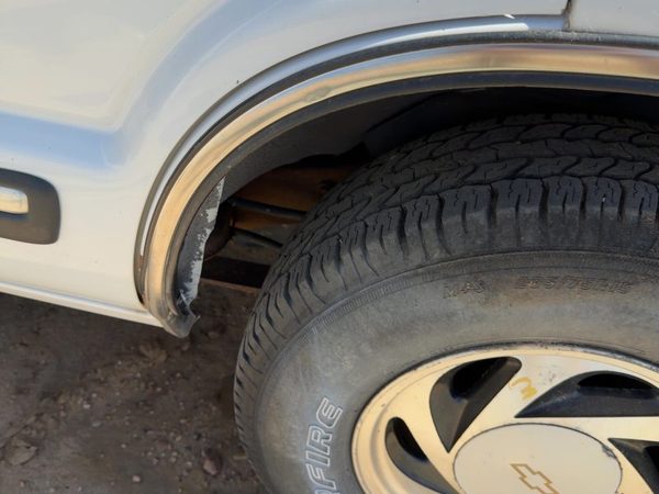 1998-2001 Chevy S10 Blazer Driver Left Rear Wheel Flare Moulding Oem Back — photo 2