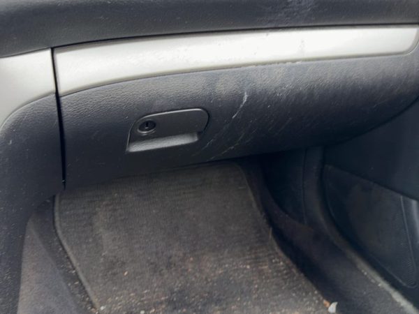 08-09 Legacy Outback Glove Box Assembly Complete Door With Latch Oem Black — photo 2