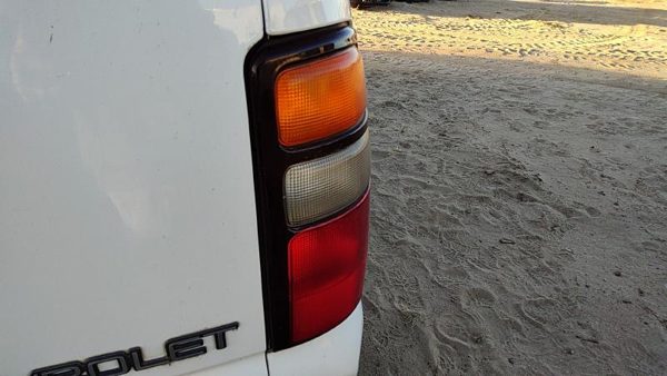 2000-2003 Chevy Suburban Passenger Right Tail Light Brake Lamp Oem Rear 19168991 — photo 4