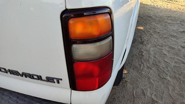 2000-2003 Chevy Suburban Passenger Right Tail Light Brake Lamp Oem Rear 19168991 — photo 3