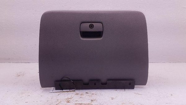 2006 Buick Rainier Glove Box Oem — photo 1