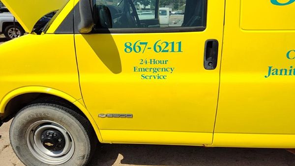 2002 Chevy Express 3500 Front Door LH Yellow — photo 2