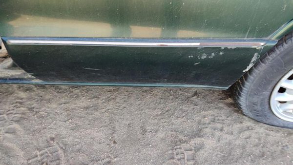 96-99 Olds 88 Driver Left Rear Moulding From Door Oem Back Trim Strip Green — photo 2