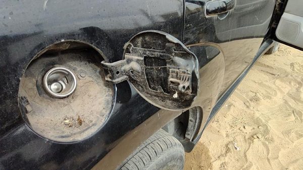 07-09 Grand Vitara Xl-7 Fuel Tank Door With Hinge Gas Lid Oem Filler Black — photo 4