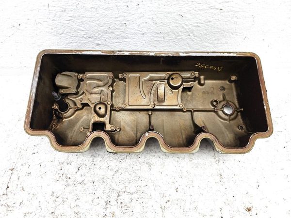 1997 Saturn Sl1 Valve Cover — photo 7