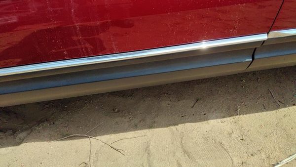 2014 Ford Explorer Front Door Moulding LH Ruby Red Rr — photo 5