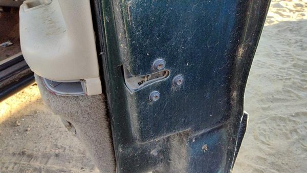 91-99 Olds 88 Passenger Right Front Door Latch With Rods/Cables Oem — photo 2