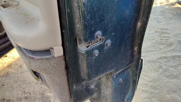 91-99 Olds 88 Passenger Right Front Door Latch With Rods/Cables Oem — photo 3