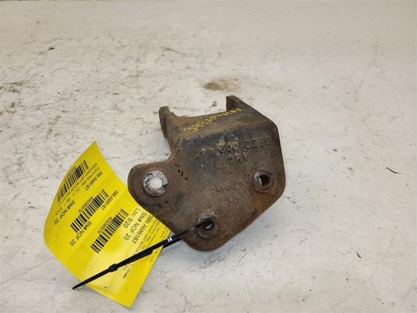 1987 Wrangl Misc. Engine Part LH 87 Wrangler Yj Driver Left Motor Mount Bracket — photo 1