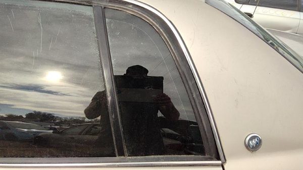 91-96 Buick Park Ave Driver Left Rear Vent Window Back Door Glass With Frame Oem — photo 2