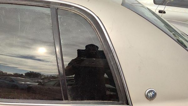 91-96 Buick Park Ave Driver Left Rear Vent Window Back Door Glass With Frame Oem — photo 3