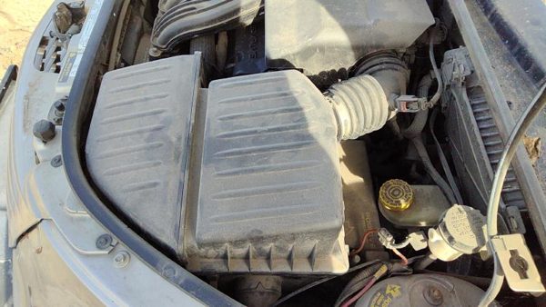 02-05 Pt Cruiser Complete Air Intake Cleaner Filter Box Housing With Tube 2.4L — photo 3