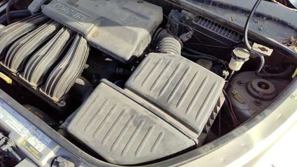 02-05 Pt Cruiser Complete Air Intake Cleaner Filter Box Housing With Tube 2.4L — photo 1