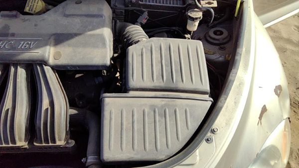 02-05 Pt Cruiser Complete Air Intake Cleaner Filter Box Housing With Tube 2.4L — photo 2