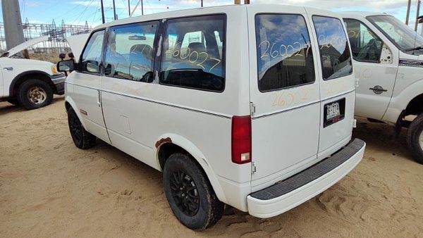 1993 GMC Safari — vehicle photo 6
