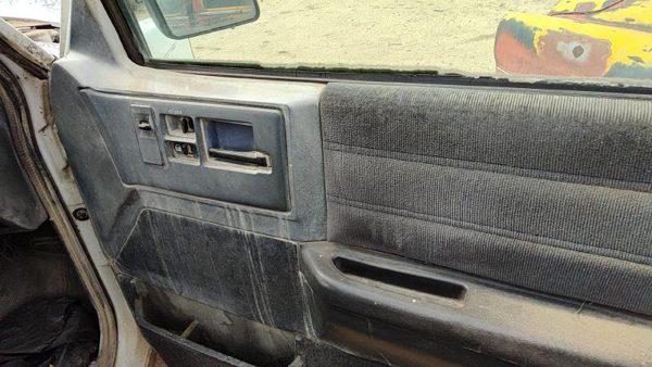 86-94 Chevy S10 Blazer Passenger Right Front Door Trim Panel With Switches Black — photo 4