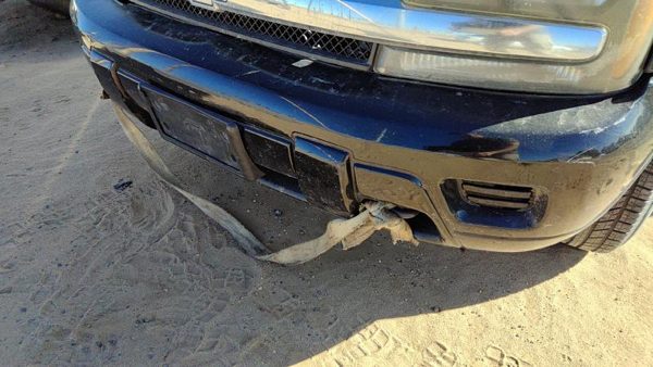 2002-2008 Chevy Trail Blazer Front Bumper Cover Assembly Oem Black 41U 15174444 — photo 4