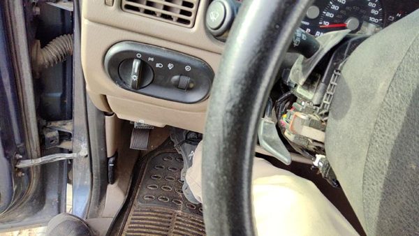 2005 Ford Explorer Steering Wheel OEM Tan Gp 2L2Z3600CAA — photo 1