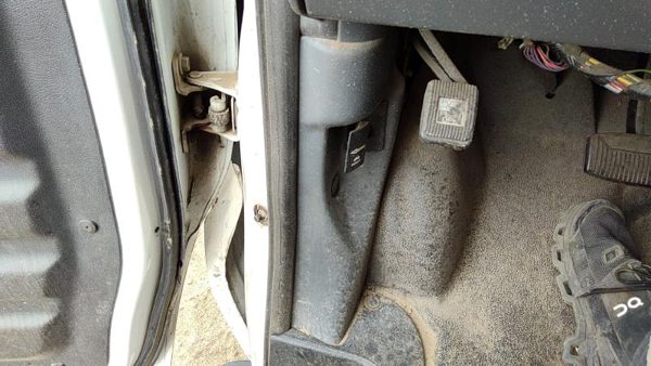 1992-1996 Ford Van E250 Driver Left Lower Kick Trim Panel Oem Gray — photo 1