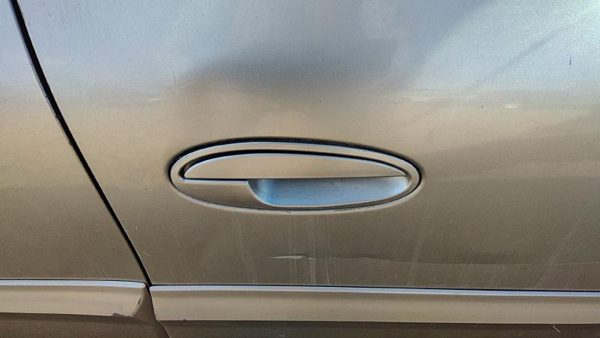 02-05 Pontiac Bonneville Passenger Right Front Outside Door Handle Silver 67U — photo 1