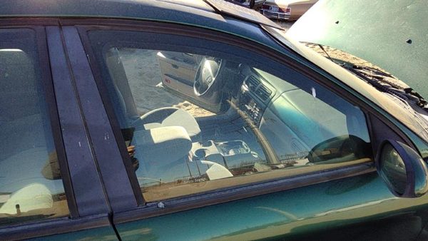 1996-2007 Ford Taurus Passenger Right Front Side Window Door Glass Oem — photo 1