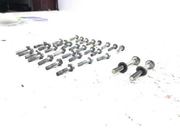 2012 Toyota Tundra Set Of Bolts For Valve Cover Oem Hardware 5.7L — photo 3