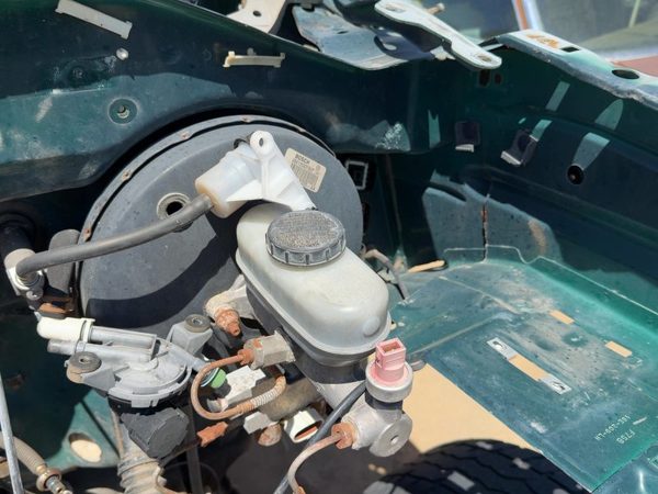 1997-1998 Ford F150 Power Brake Booster with Master Cylinder Pair Set OEM 4.6L — photo 1