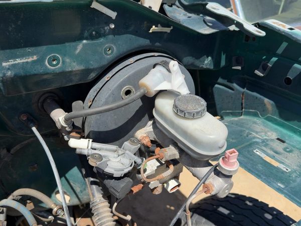 1997-1998 Ford F150 Power Brake Booster with Master Cylinder Pair Set OEM 4.6L — photo 6