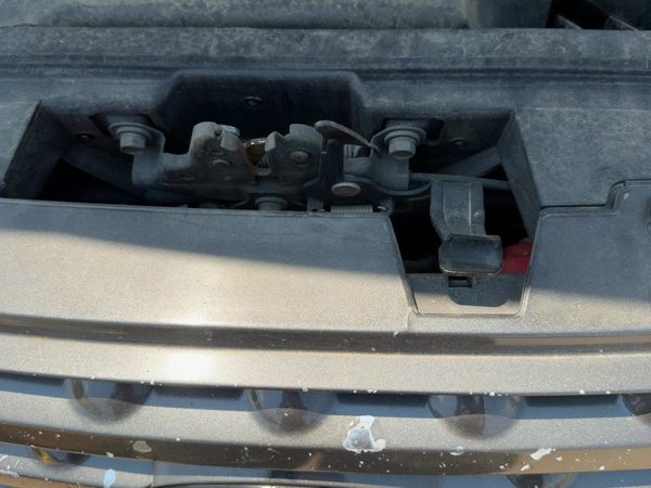 2003-2006 Infinity Fx45 Hood Latch Assembly With Bracket Oem 62500Cg00A — photo 5