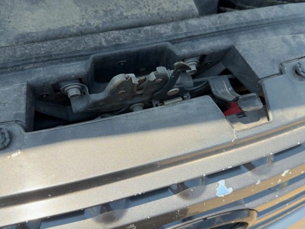 2003-2006 Infinity Fx45 Hood Latch Assembly With Bracket Oem 62500Cg00A — photo 2