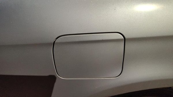 2000-2004 Subaru Legacy Fuel Tank Door With Hinge Gas Lid Filler Sedan Silver — photo 2