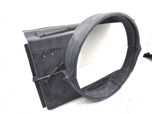 95-00 Gmc Sierra 2500 Chevy Upper And Lower Cooling Fan Shroud Oem 5.7L 15739587 — photo 4