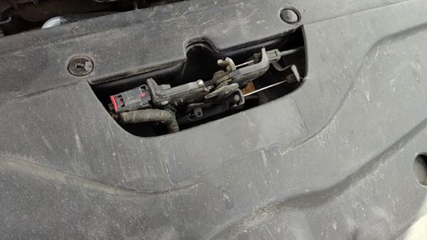 2015-2017 Chrysler 200 Hood Latch Assembly With Bracket Oem — photo 1
