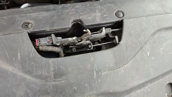 2015-2017 Chrysler 200 Hood Latch Assembly With Bracket Oem — photo 3