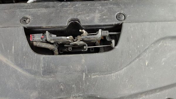 2015-2017 Chrysler 200 Hood Latch Assembly With Bracket Oem — photo 4