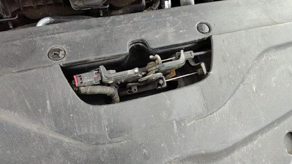 2015-2017 Chrysler 200 Hood Latch Assembly With Bracket Oem — photo 2