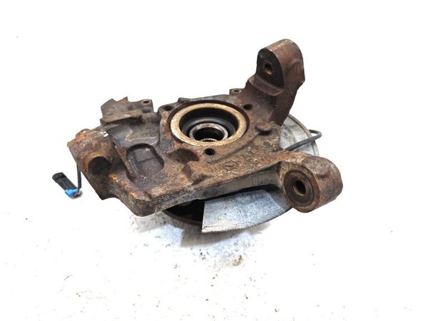 97-99 Silverado 1500 Driver Left Front Spindle Steering Knuckle Wheel Hub 4X4 — photo 6