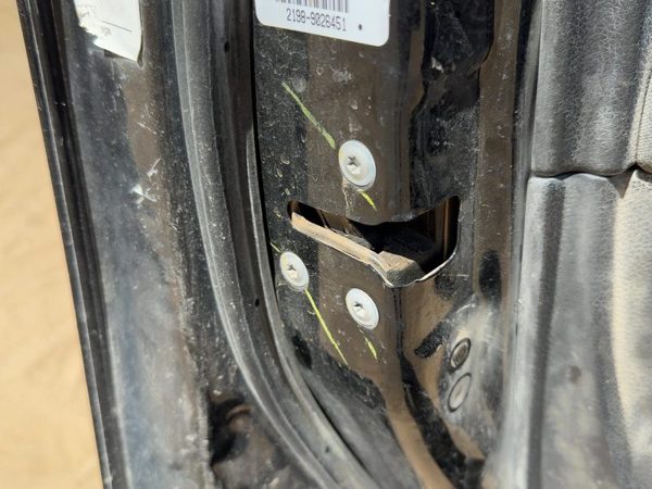 2014 Nissan Sentra Front Door Latch LH — photo 4